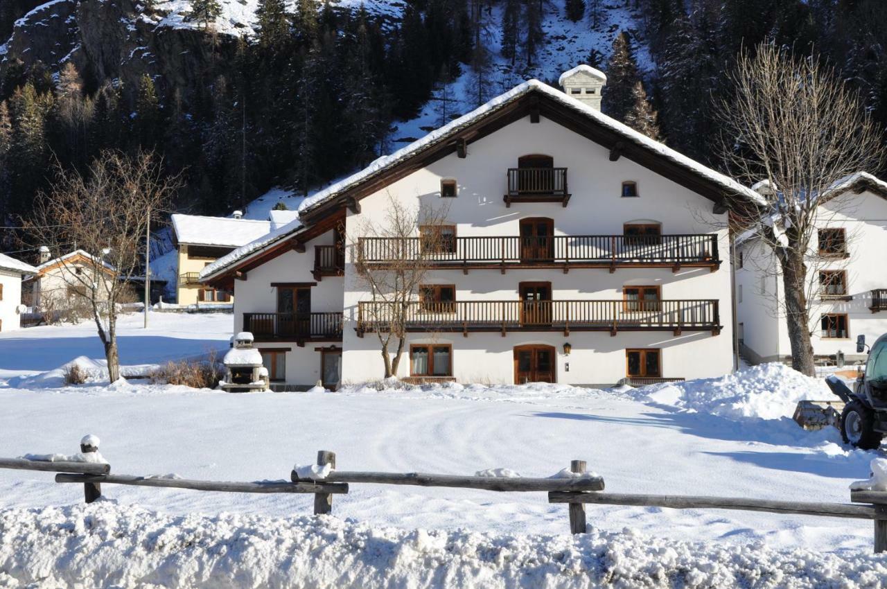 Flora Alpina Apartments-Residenza Verdebjo Gressoney-Saint-Jean Kültér fotó